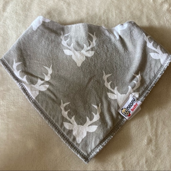 10/$10- baby bandana bib - Picture 2 of 3